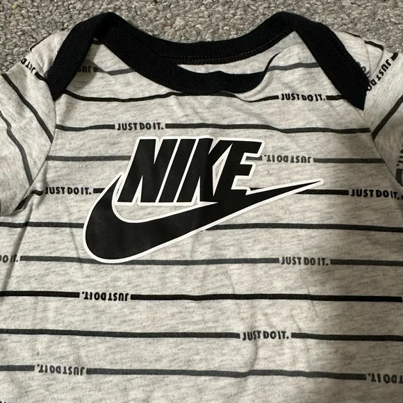 Nike Striped Baby Bodysuit & Pants Set - Black & Heather Gray - Picture 3 of 6